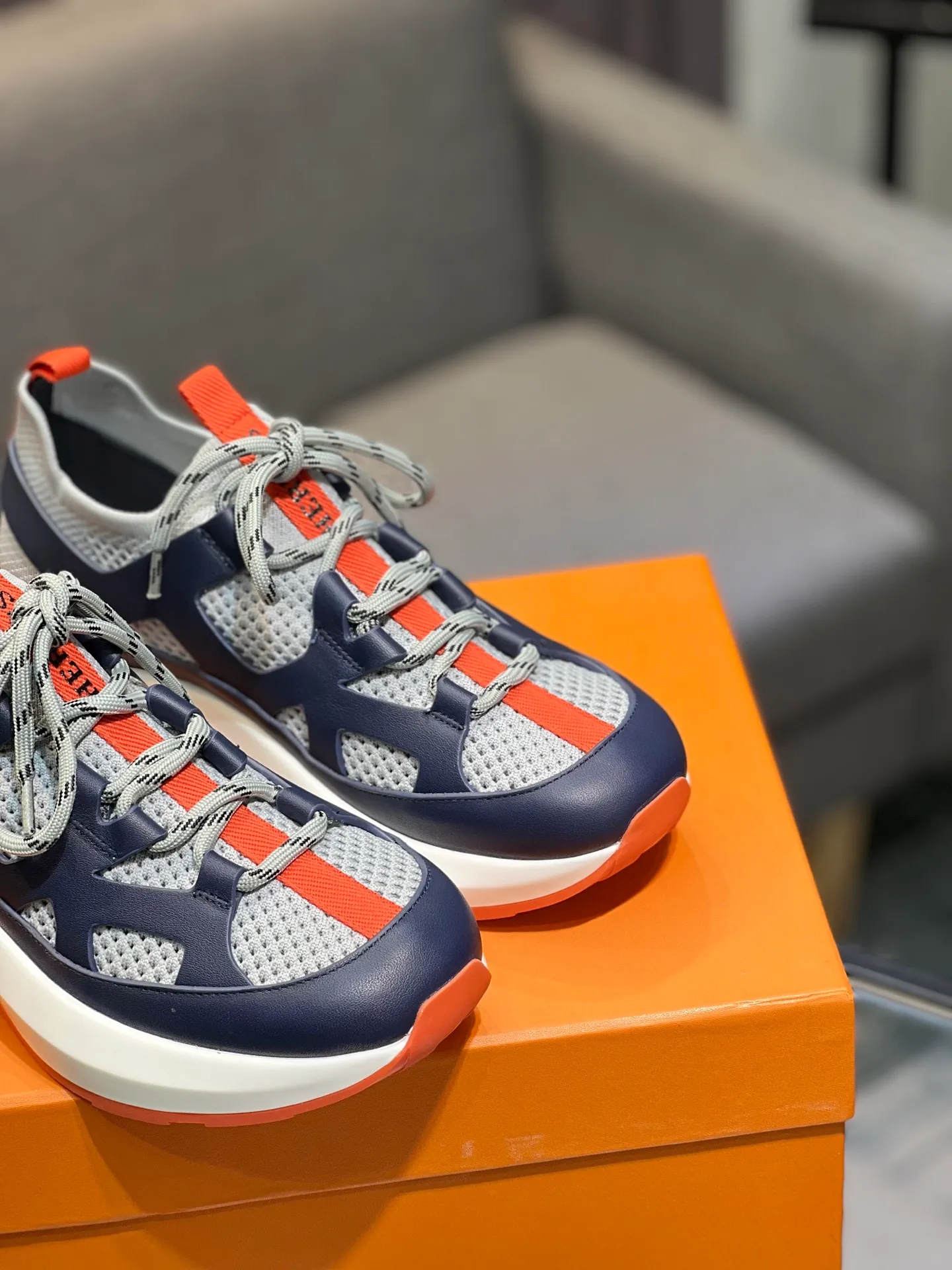 💰¥720 HERMES Men’s rest sneakers! -High-end quality original casual sports shoes -Upper: high nappa calfskin, forging technology, knitted fabric, shoe brand webbing, injection molded brand logo -Inner: foot pad; water-dyed cowhide -Outsole: ultra-light TPU·rubber; two-color molded outsole -Ultra-high quality control·fine workmanship: highlighted (high-end·luxury·grade) Size: 38-44 (45 46 customized)
